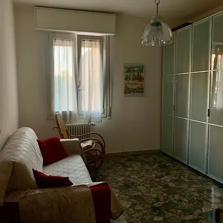 Comfortable 2 Bedroom Suitable 2-5 Pax * 博洛尼亚