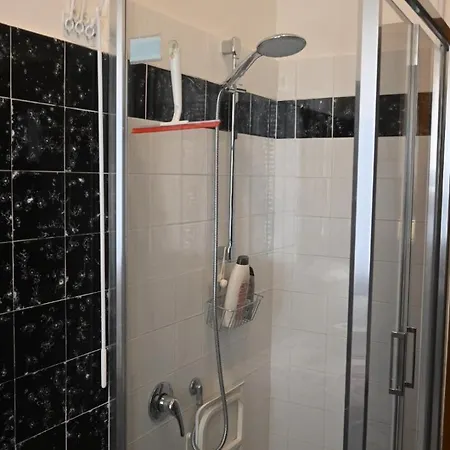 Apartment Comfortable 2 Bedroom Suitable 2-5 Pax *